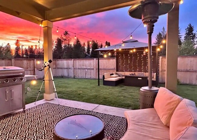 Building Photo - 16496 Pine Creek Dr