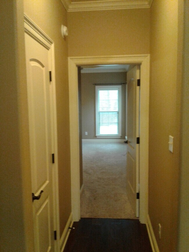 Building Photo - ** BEAUTIFUL 3/2 HOME IN TIBURON **