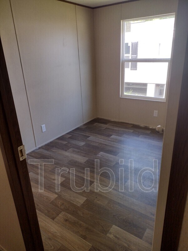 Building Photo - 156 S King Charles Ct