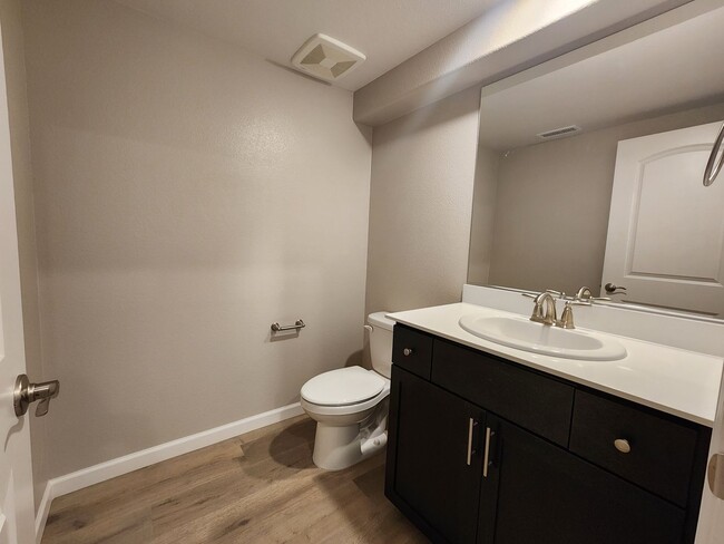 Building Photo - New Townhome in Minden for Rent