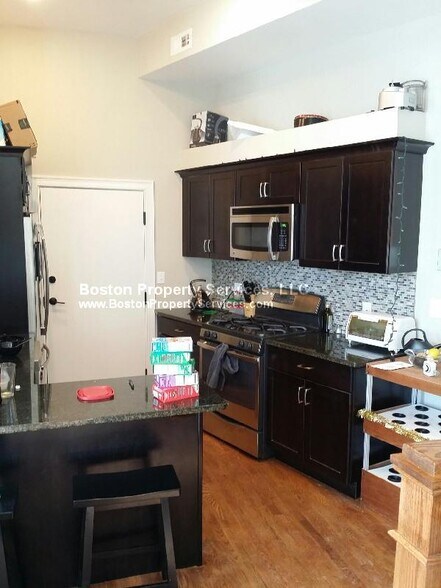 Building Photo - 497 Commonwealth Ave