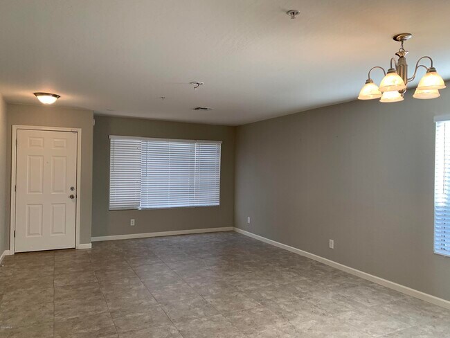 Building Photo - 13250 W Port Royale Ln