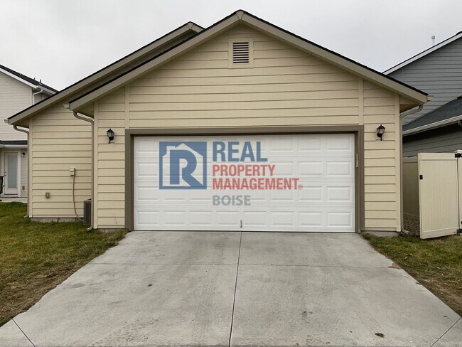 Building Photo - 3 Bedroom 2 Bath Boise Home Coming Soon!