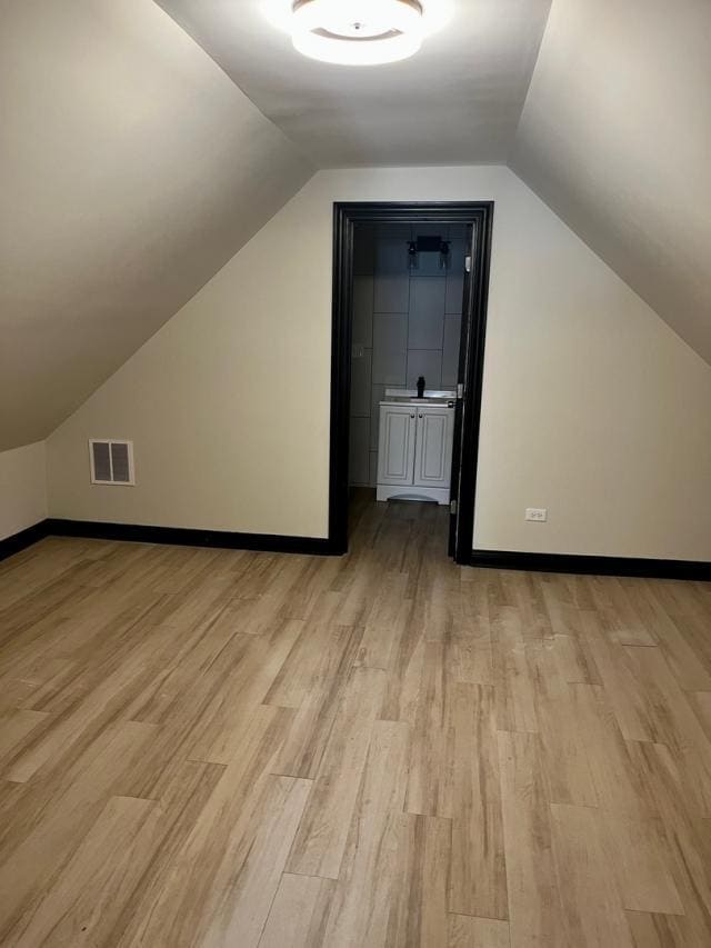 Building Photo - 2 bedroom in Chicago IL 60609