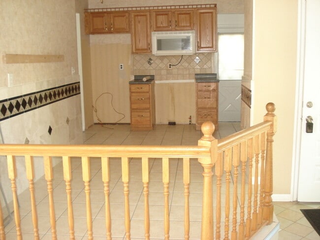 Building Photo - 8783 Lozen Dr