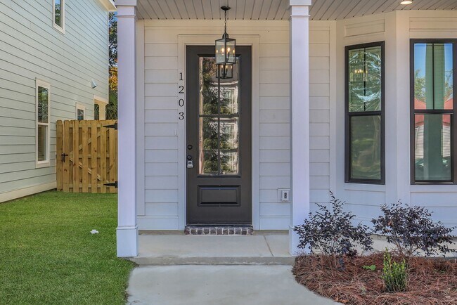 Building Photo - New Construction 3 bed 2.5 bath