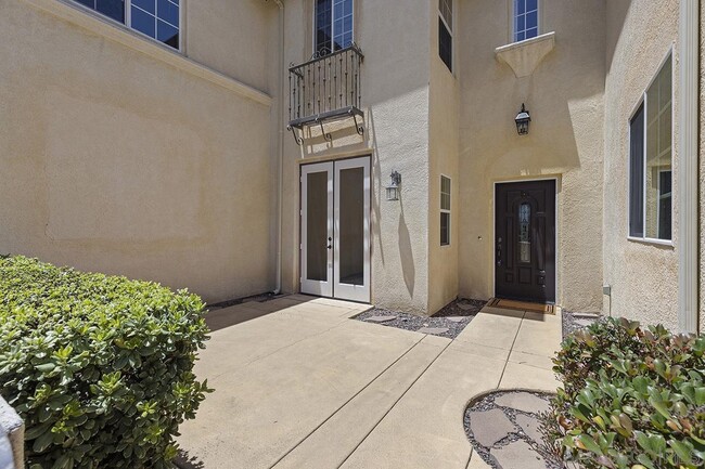 Building Photo - 392 Corte San Rio