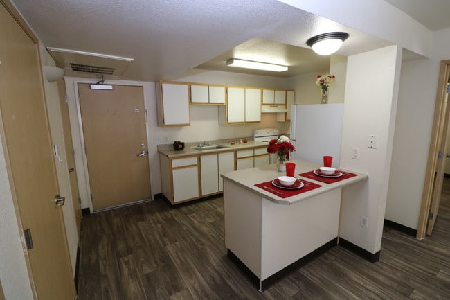 Apartments in Albuquerque - Casa de Sierra Senior Apartments