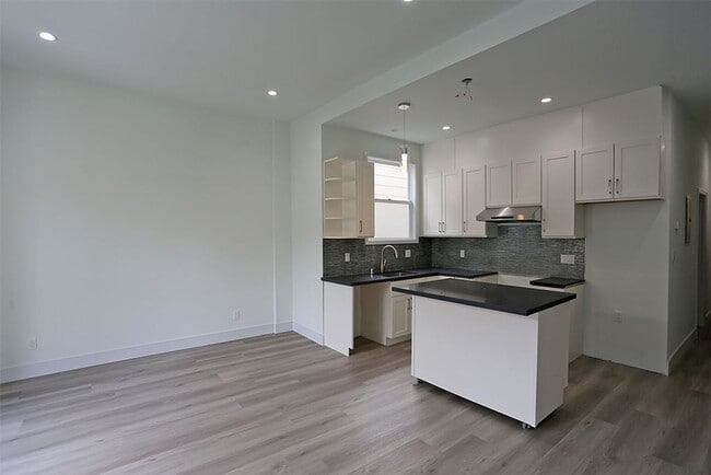 Building Photo - OPEN HOUSE: Tuesday (7/22) 7:00pm-7:30pm. ...