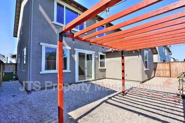 Building Photo - 2683 Alcove Way