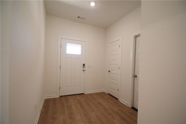 Building Photo - 346 Texas Ave