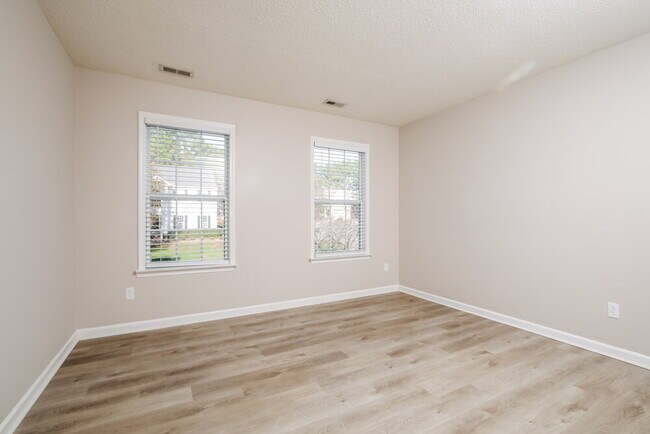 Building Photo - 8524 Bratt Ave