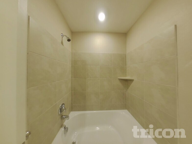 Building Photo - 1704 Claireborne Court Little Elm TX