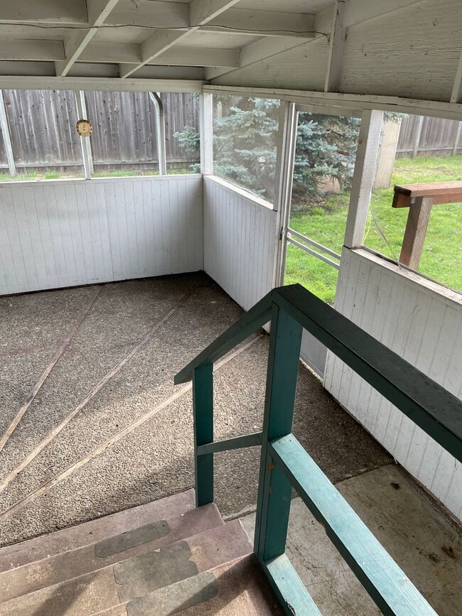 Building Photo - 3 Bed 2 Bath House