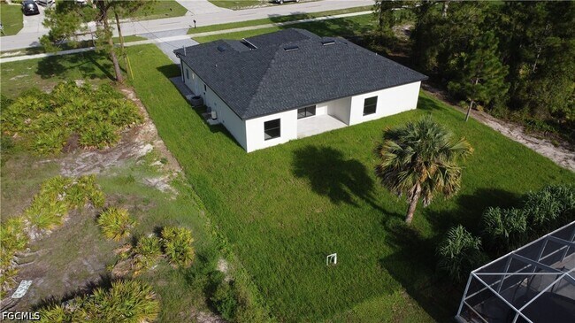Building Photo - 847 Bell Blvd