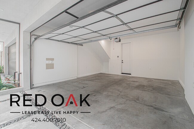 Building Photo - 18303 Oakbury Cir