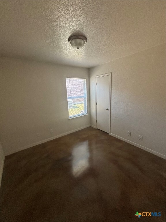 Building Photo - 105 Kings Ct