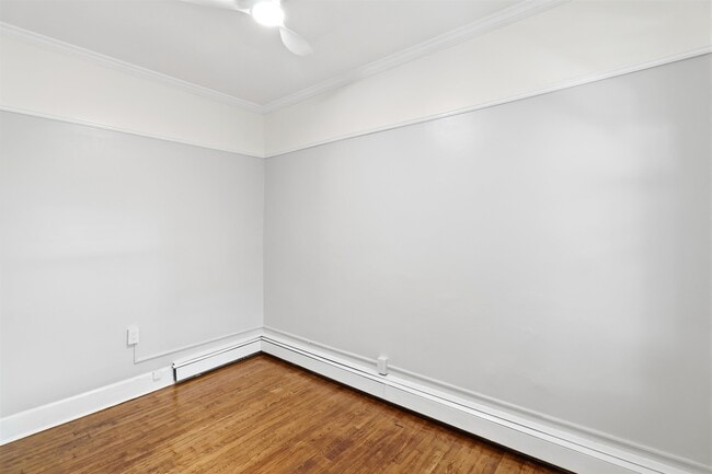 Building Photo - 638 Jersey Ave