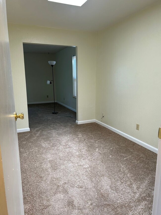 Building Photo - Come See Today