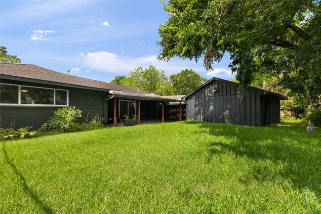 Building Photo - 5450 Birdwood Rd
