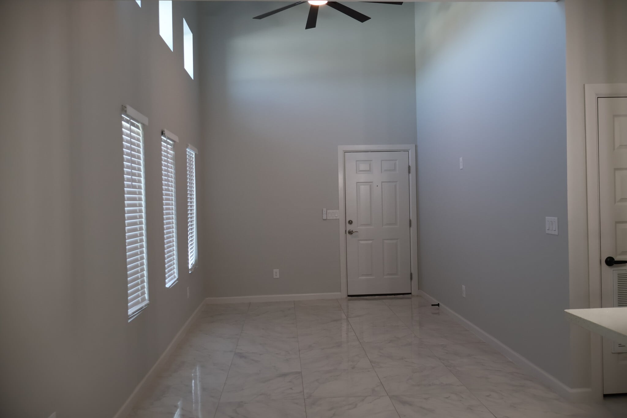 living room - 1005 Hidden Hills St