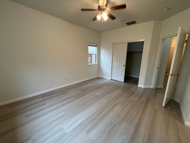 Building Photo - 2541 Carnival Dr