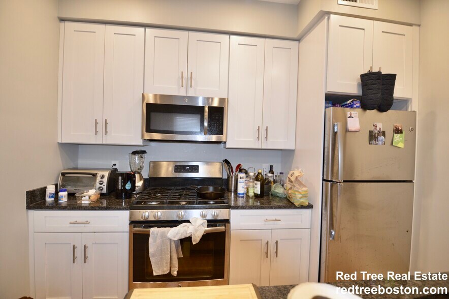 Building Photo - 405 S Huntington Ave