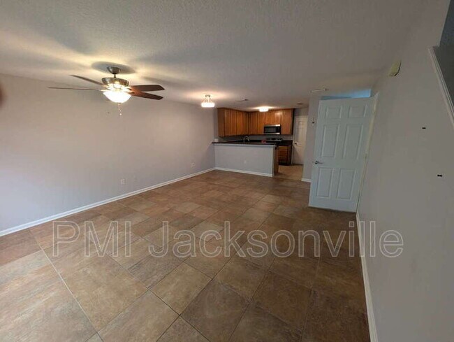 Building Photo - 1048 N Black Cherry Dr