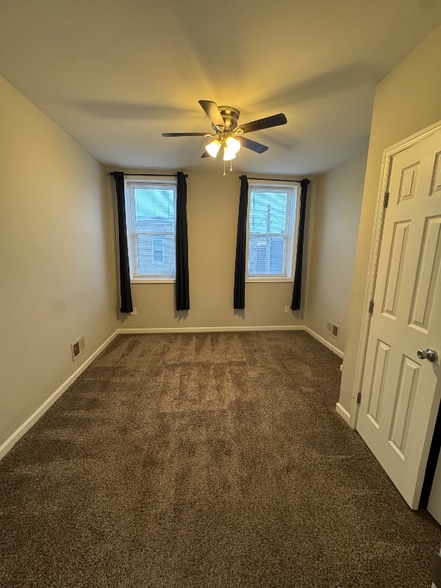 Building Photo - 200 N Rose St