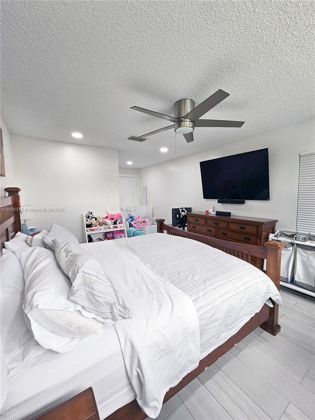 Building Photo - 3483 Emerald Oaks Dr