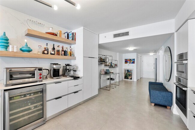 Building Photo - 6620 Indian Creek Dr