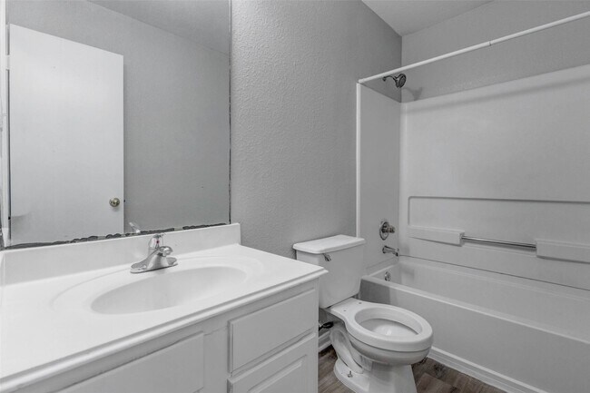 Building Photo - 9307 Grove Haven Dr