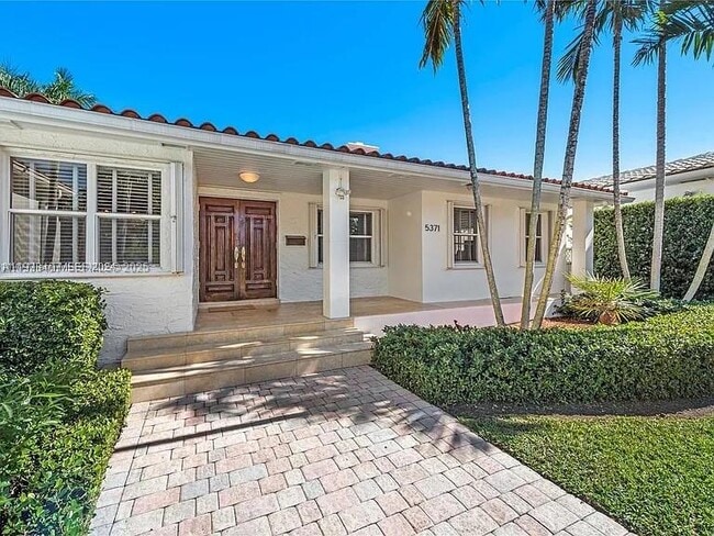 Building Photo - 5371 N Bay Rd