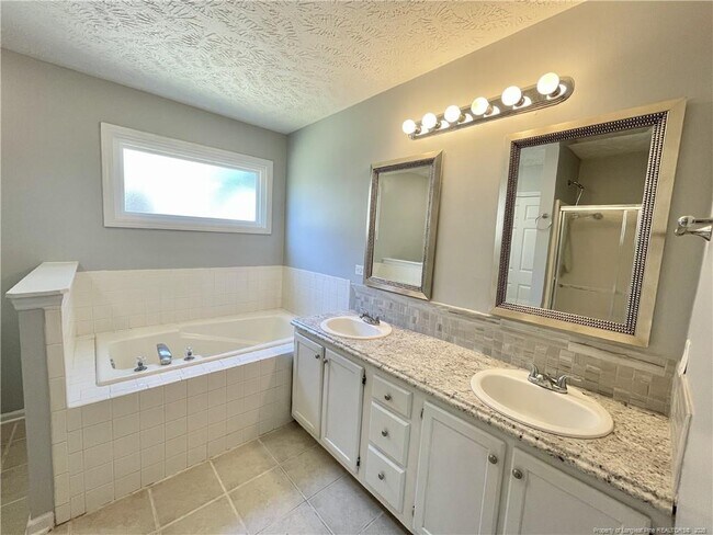 Building Photo - 4226 Donegal Dr