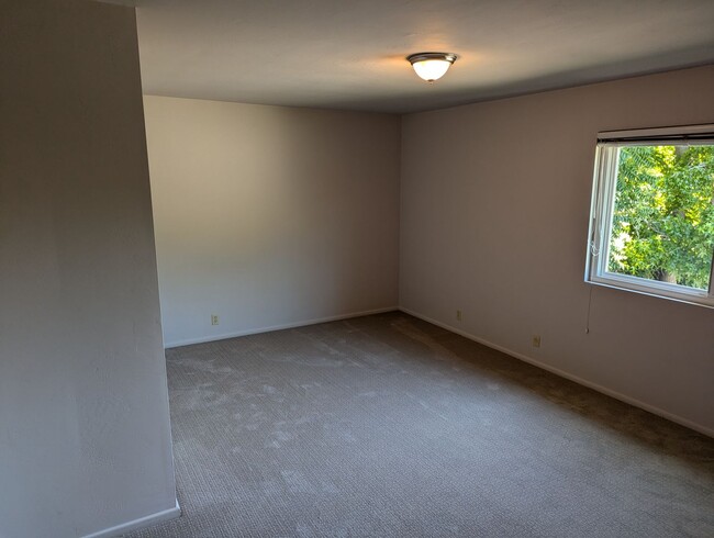 Building Photo - 1312 Broad St