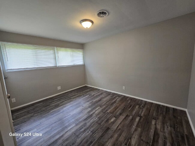 Building Photo - 8318 Woodhurst Dr