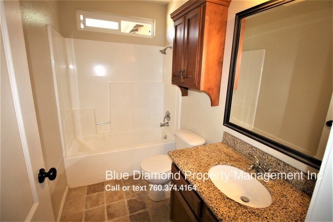 Building Photo - 525 Calle Montecito
