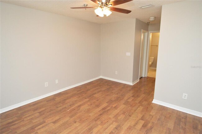 Building Photo - 10263 Gandy Blvd N