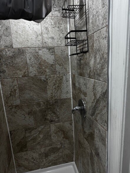 Building Photo - 5712 Arch St