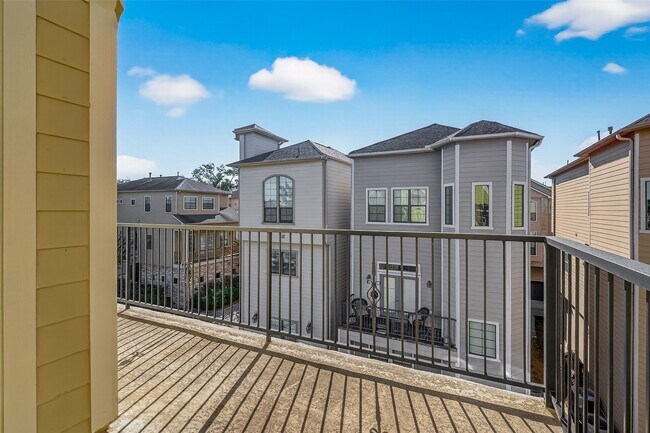 Building Photo - 2063 W 14th 1/2 St