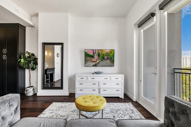 Building Photo - 101 Bowen St