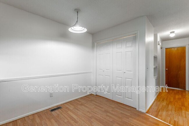 Building Photo - 161 Knollwood Dr