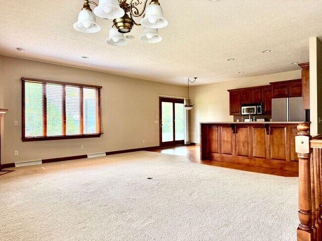Building Photo - 1142 Pine Bluff Dr NE