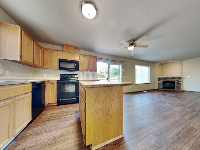 Building Photo - 7815 205th St E