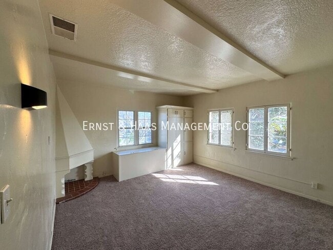 Building Photo - 1405 Olive Ave