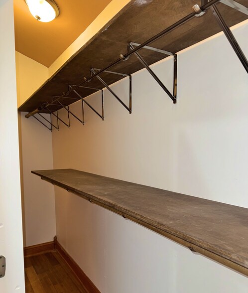 Building Photo - 1814 W Pershing Rd