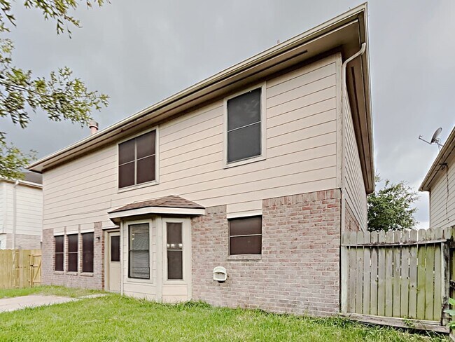 Building Photo - 9818 Golden Prairie Ln