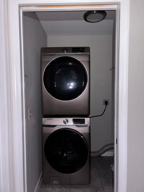 Building Photo - 15725 SE 97th Ave