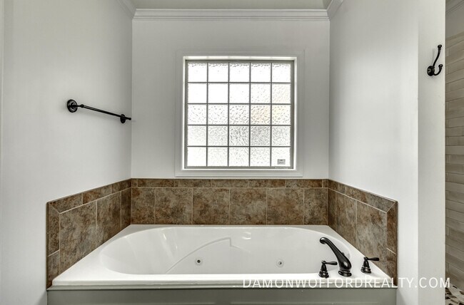 Building Photo - 107 Emery Drive
