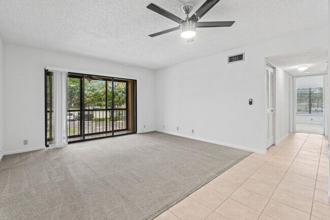 Building Photo - 811 Sky Pine Way